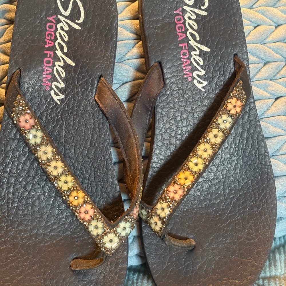 Skechers Black Flip Flops with Pink, Yellow and Cream Floral Straps